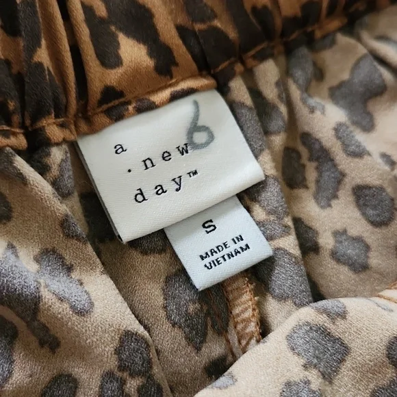 Animal print shorts with belt pockets small lounge casual cute Lagenlook beachy - Picture 4 of 8